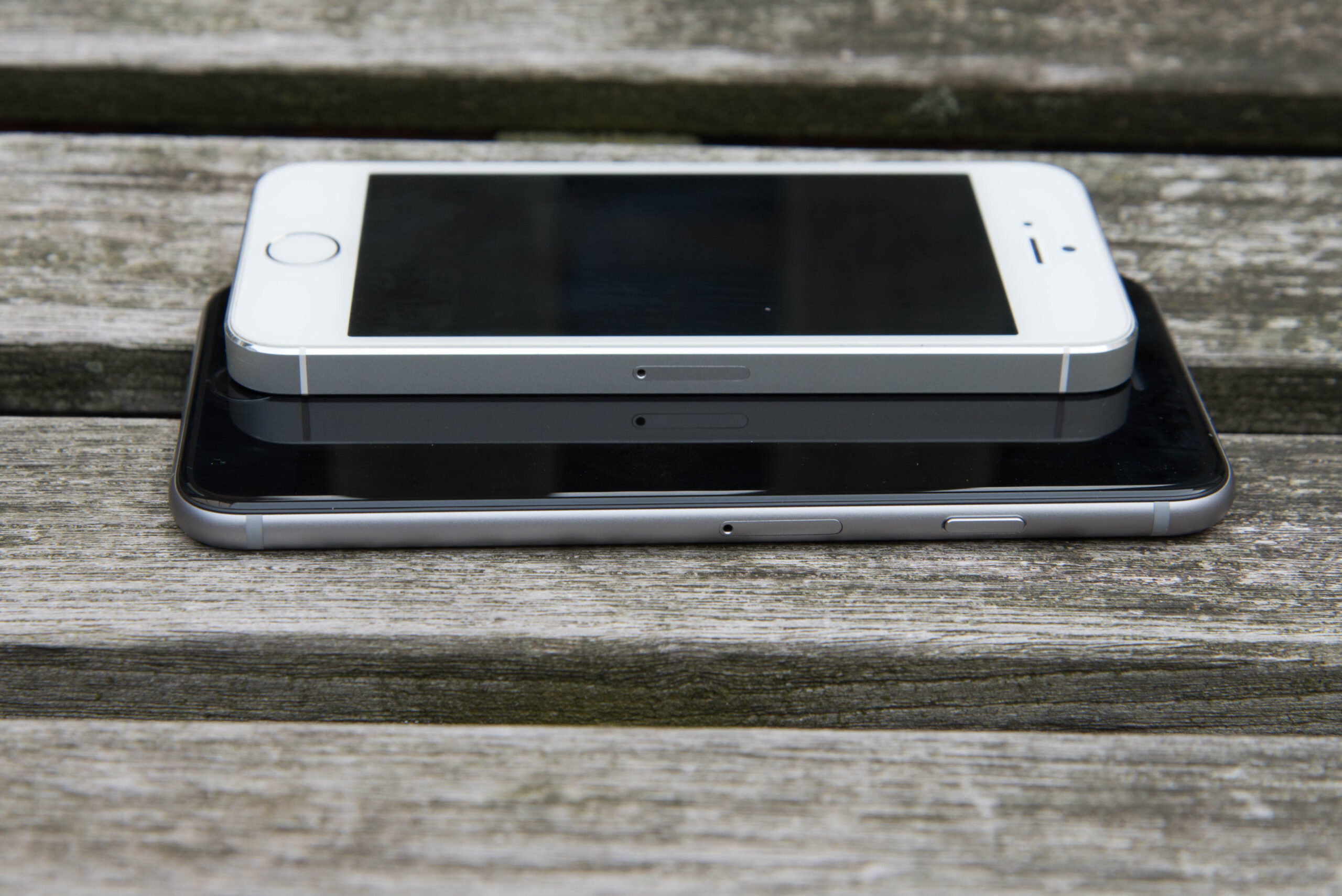iphone_6_vs_iphone_5s_voume_buttons_and_mute.jpg